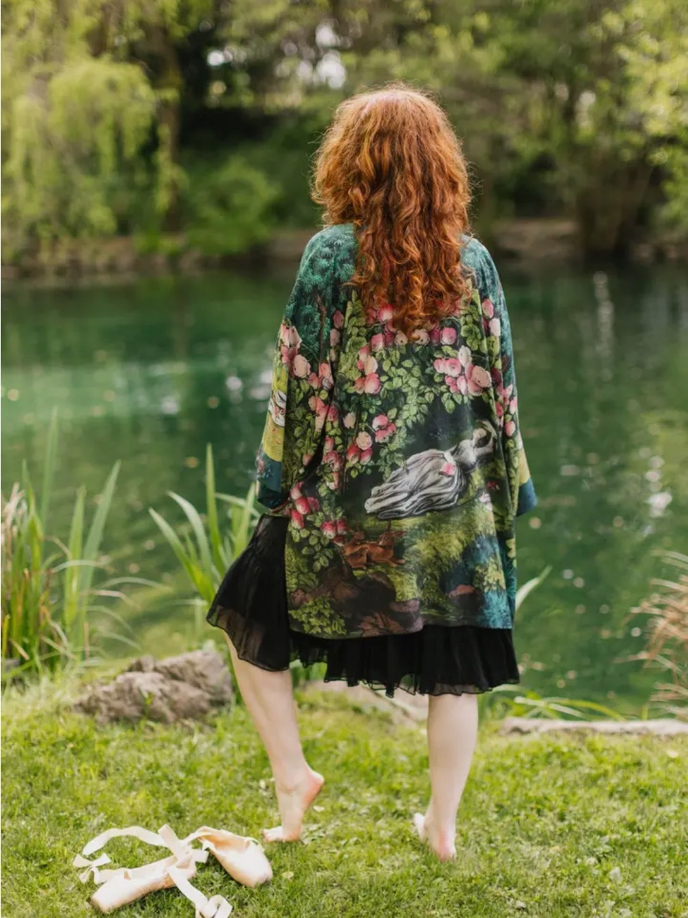 Market of Stars ✨ The Dreamer Matinée Duster with Roses & Rabbits - Picture 10 of 16